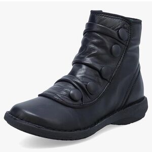 Miz Mooz Pumpkin Black Leather Ankle Boots Size 9